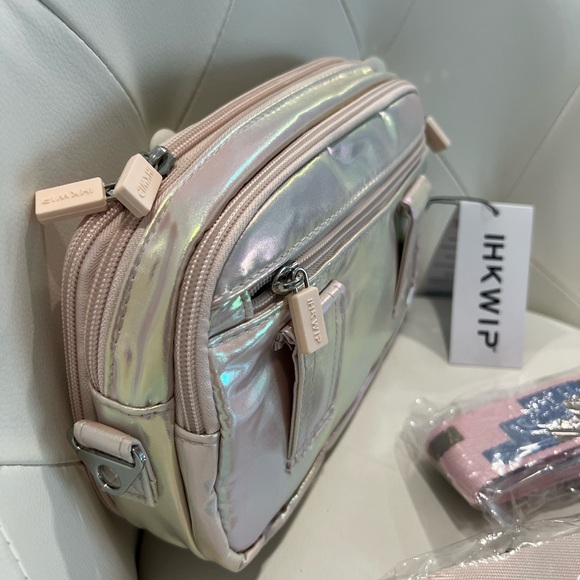 Ihkwip Iridescent Crossbody - Picture 4 of 7